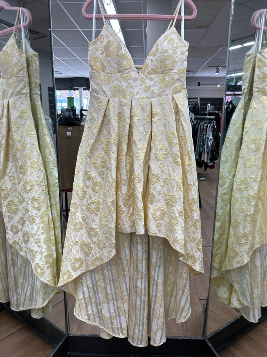 Size 15 Trixxi Yellow Gown