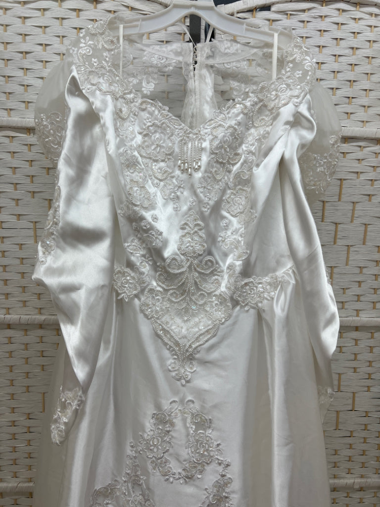 Size 12/14 Bonny White Gown