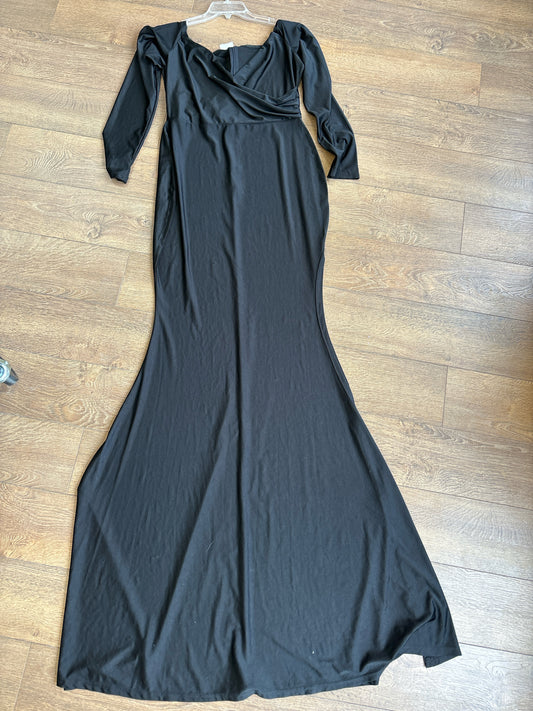 Size 2X Black Gown