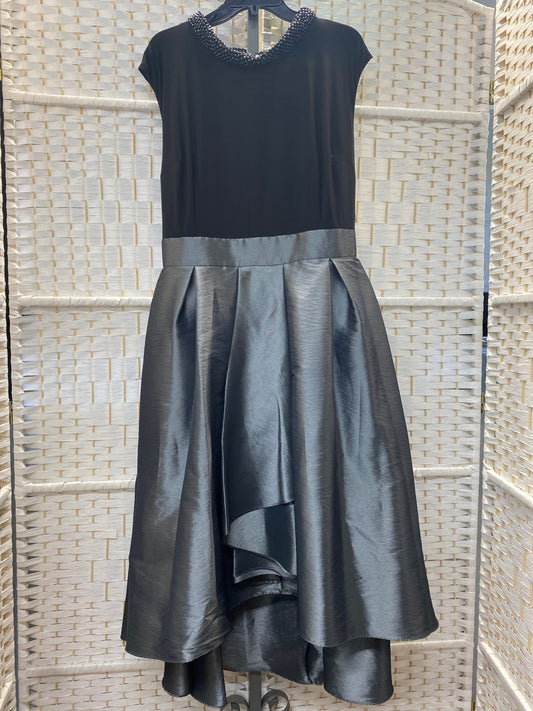 Size 20 SLNY Black/Grey Gown