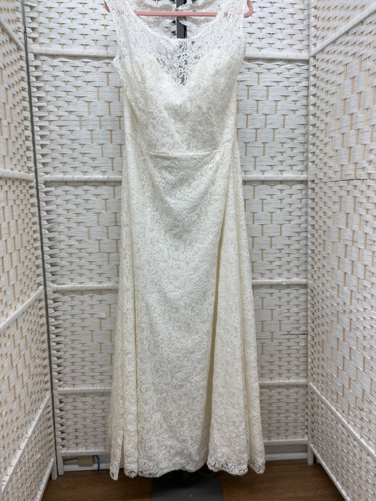 Size 24 Cream Gown