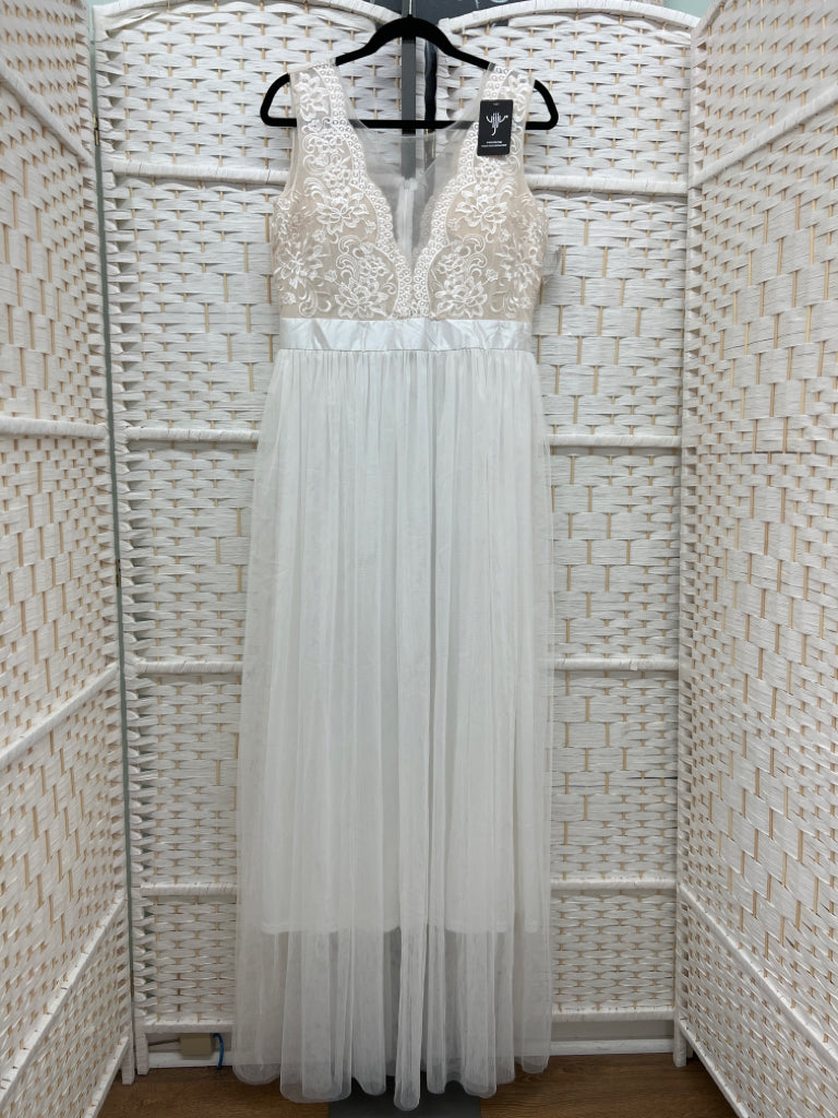 Size L white/nude Gown