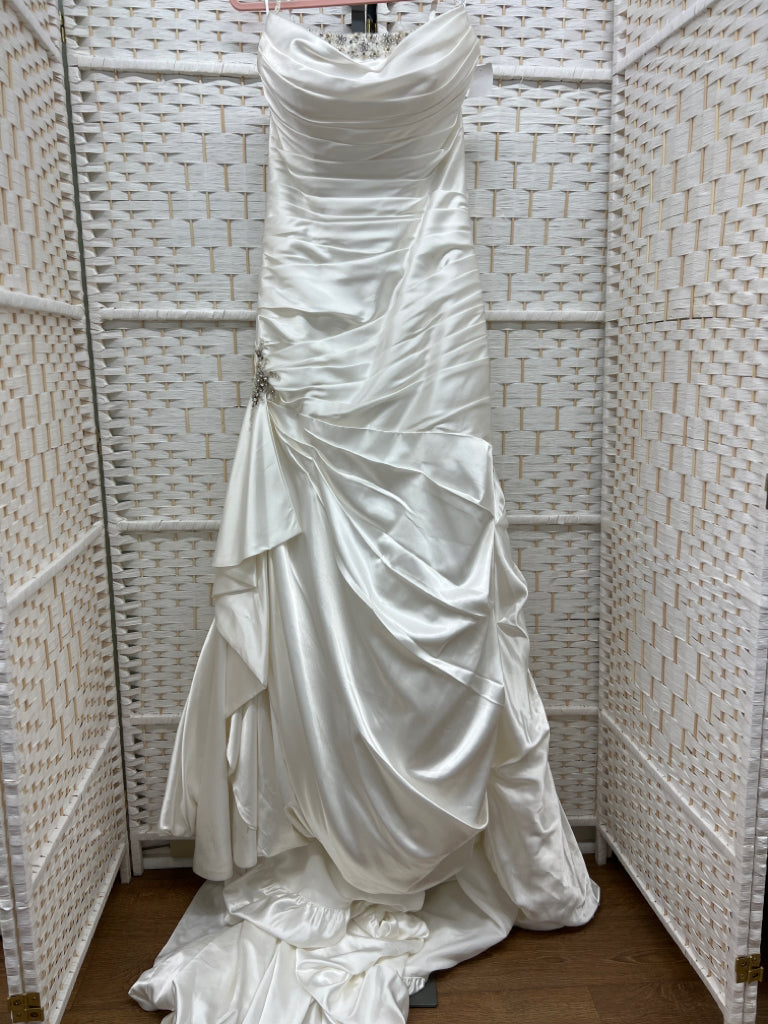 Size 10 DaVinci Off White Gown