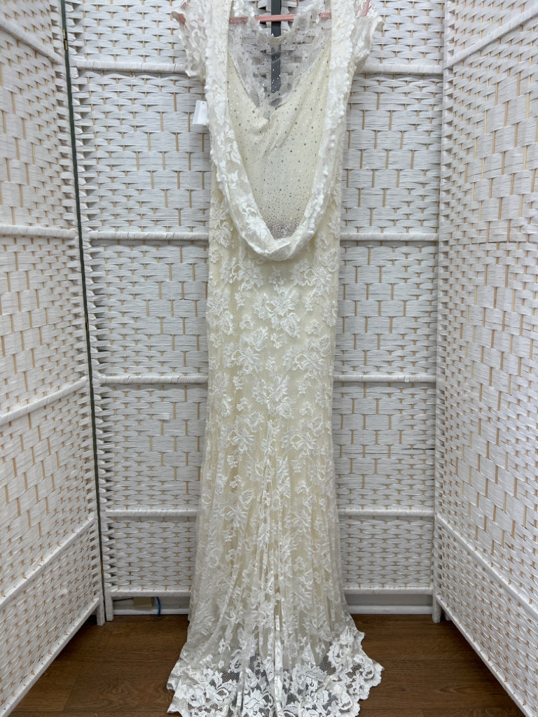 Size 5 Cream Gown