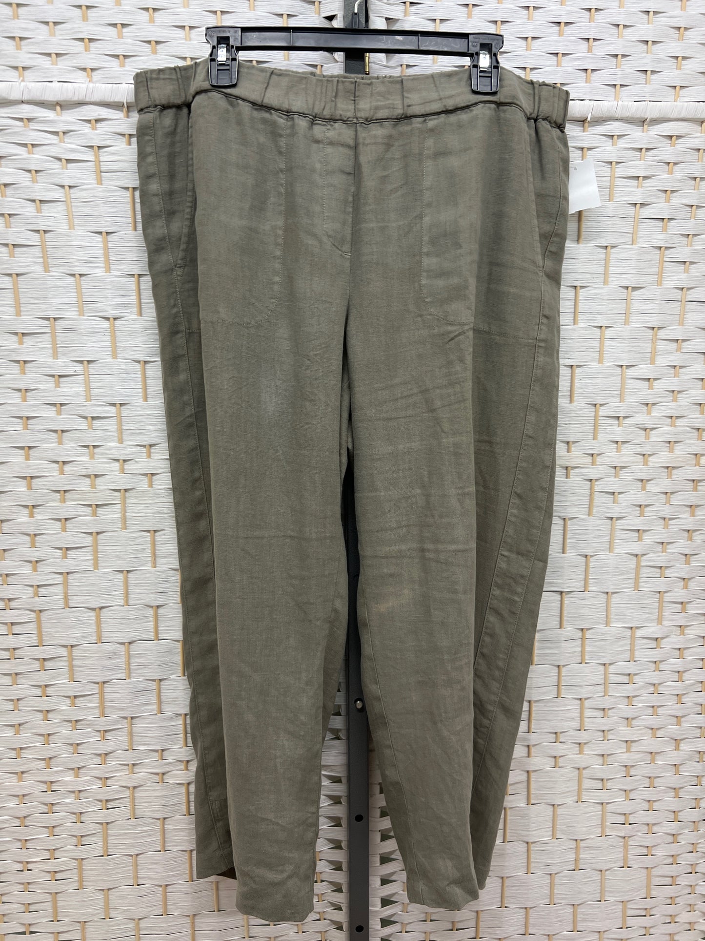 Size L purejill Green Capri