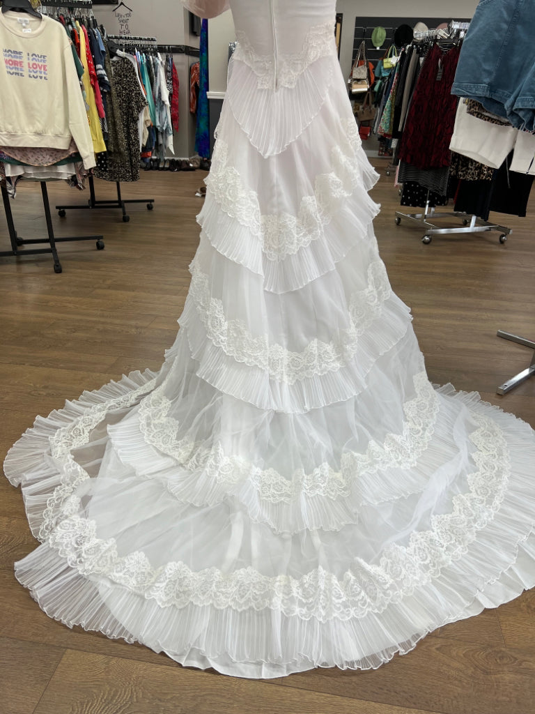 Size 3/4 Off White Gown