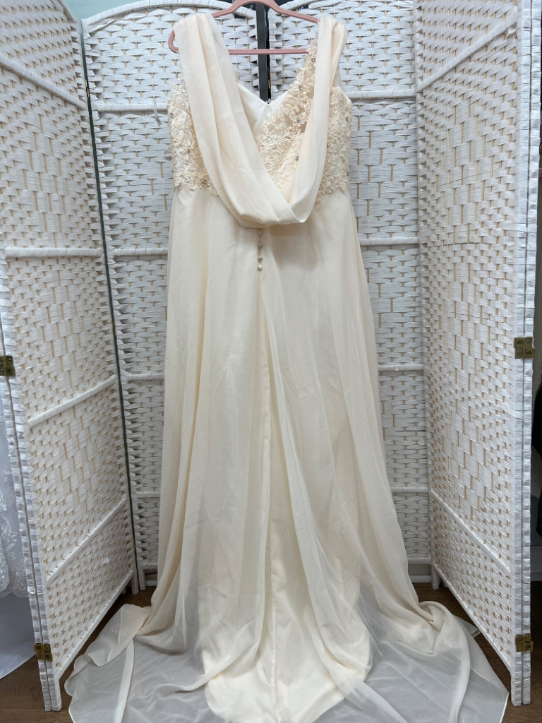 Size 24/26 Cream Gown