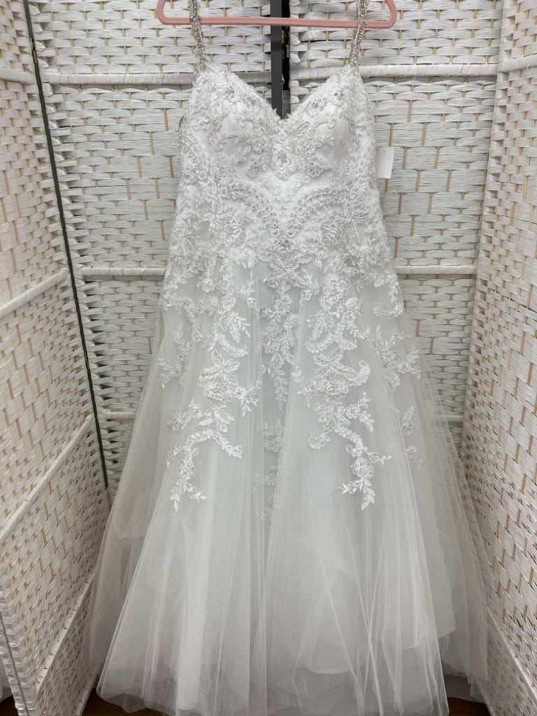 Size 18 White Gown