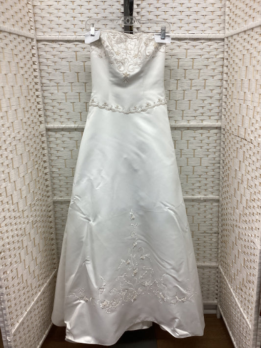 Size 8 Davids Bridal White Gown