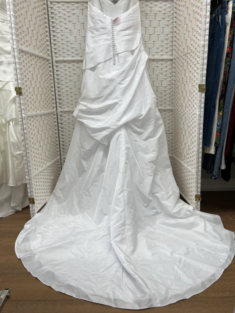 Size 14 Davids Bridal White Gown