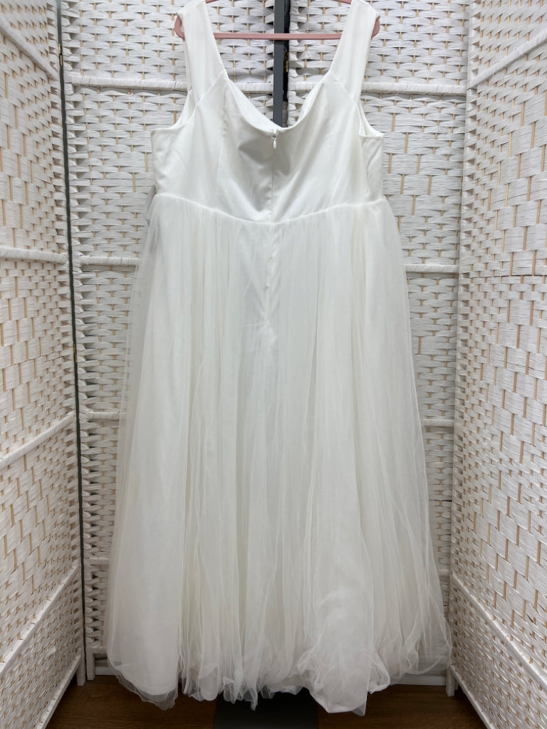 Size 26 Torrid Off White Veil