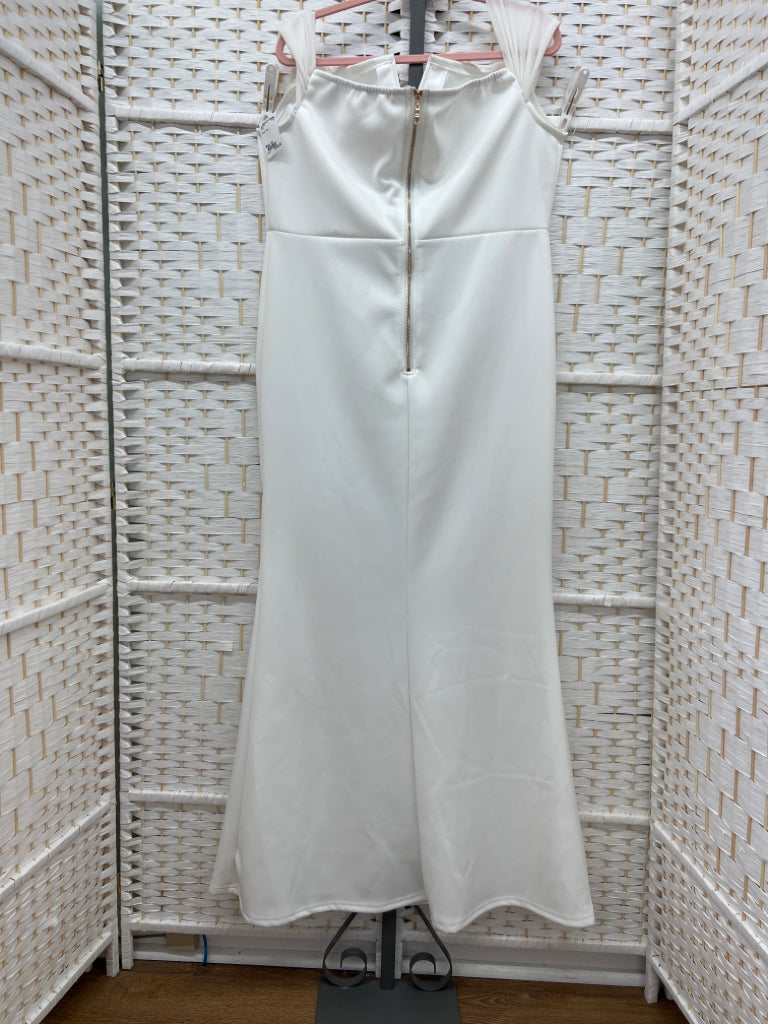 Size 3X White Gown