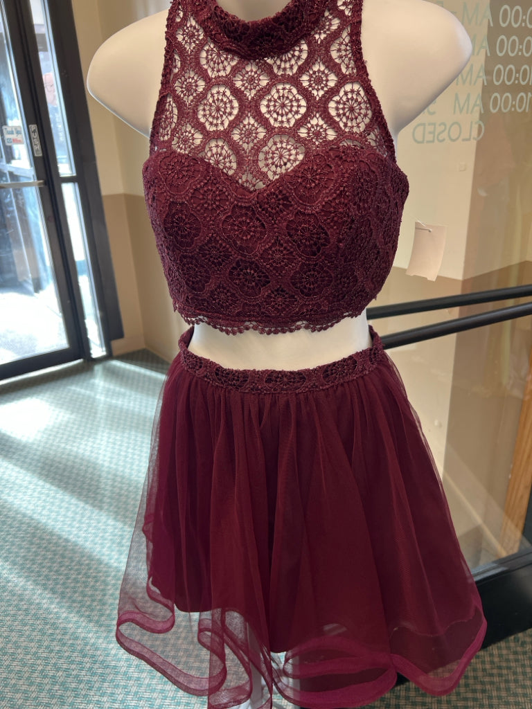 Size 5 Sequin Hearts maroon Gown