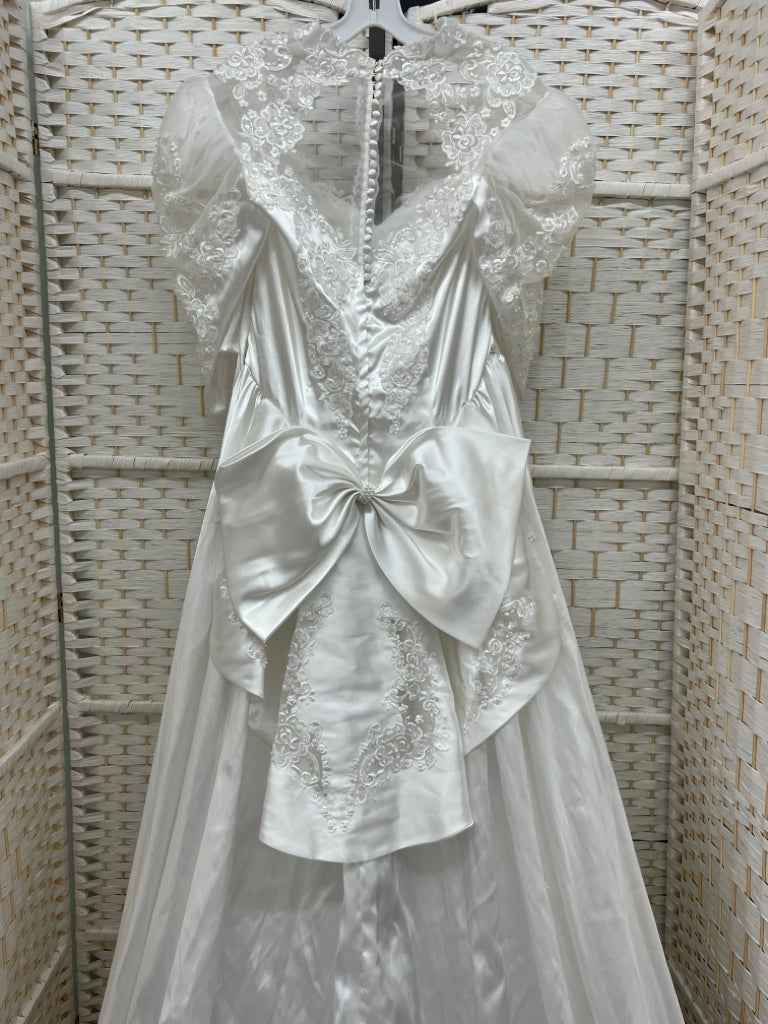 Size 12/14 Bonny White Gown