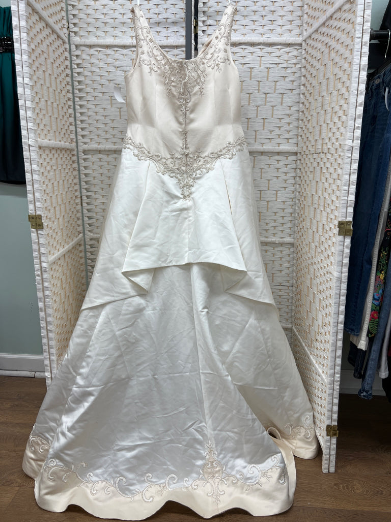 Size 20 Mon Cheri Off White Gown