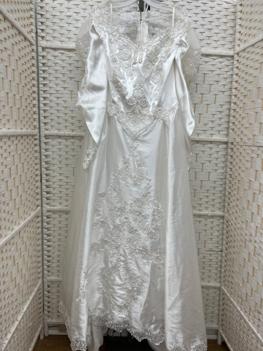 Size 12/14 Bonny White Gown