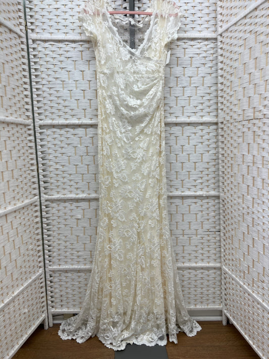 Size 5 Cream Gown