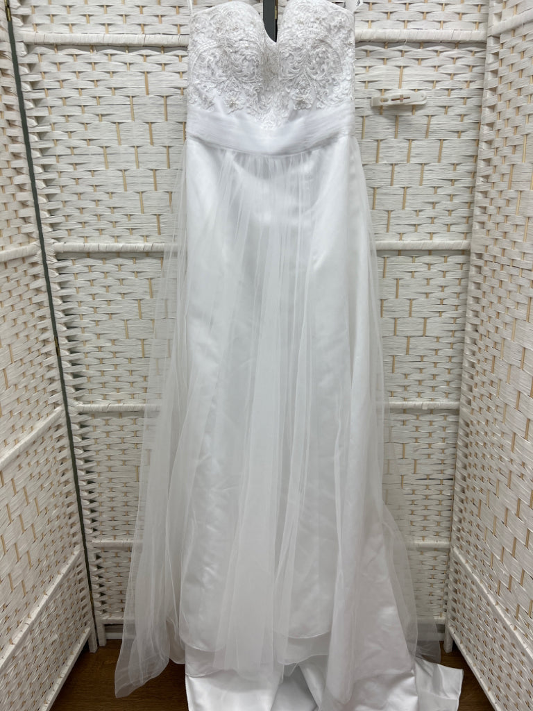 Size 6 Davids Bridal White Gown